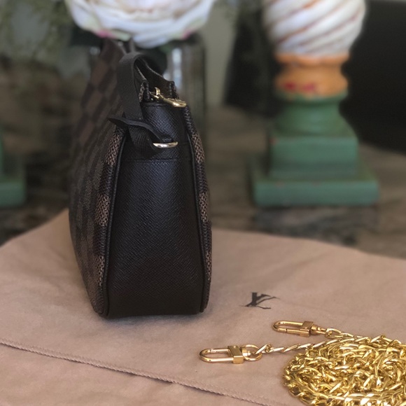 AUTH Louis Vuitton Truth & DUSTBAG🌺LIKE NEW COND - Picture 4 of 8